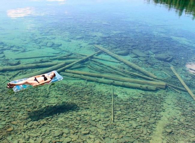 Crystal clear Lake in Montana